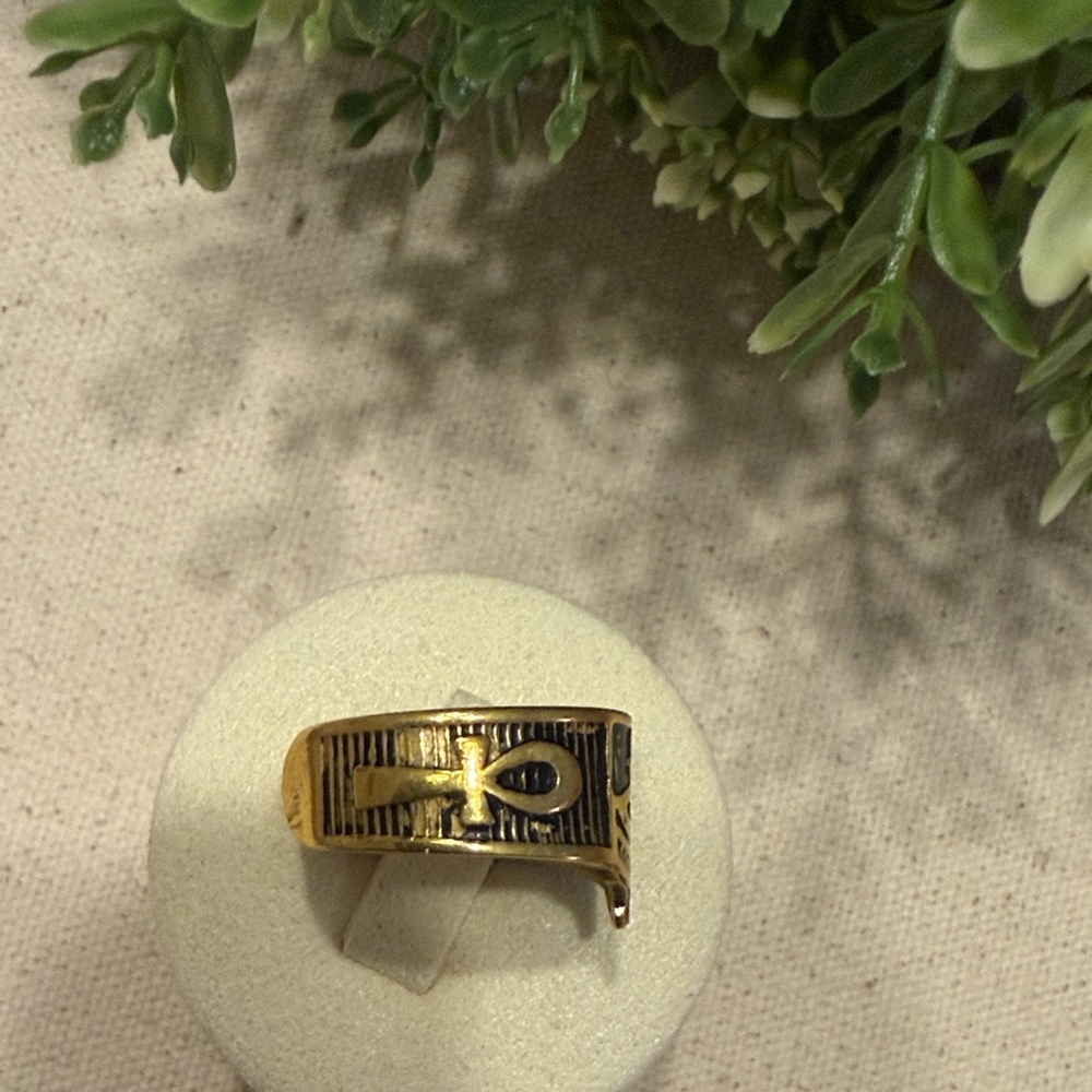 Unisex Boho Vintage Ring | Women’s Ring  | Men’s Ring | Gold Eye of Horus Ring - Picture 4 of 5